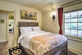 Well-appointed And Spacious Chappell Hill House