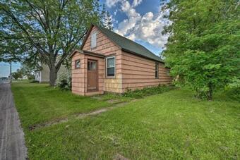 Sunny Superior Home - Swim, Hike, And Explore!