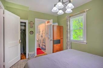 Evolve Charming Henrico Cottage Yard And Fire Pit