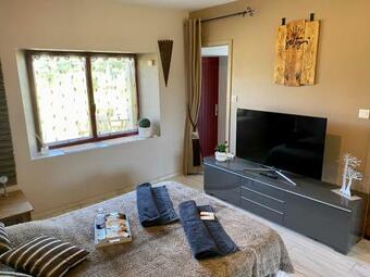 G�te Enti�rement R�nov� Bord De S�vre