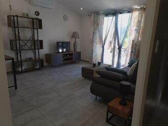 Apartamento Mas Gabelys, Tr�s Calme, Jardin Piscine Et Superbe Vue