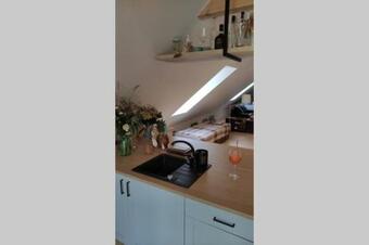 Apartamento Hubane Ja Ruumikas Katusealune Majutus Karjam�isa Ajaloolises Hoones