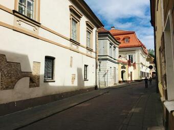 Heart Of Old Town - St. Ann Apartment