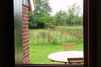 Apartamentos Cozy Farmhouse In Enschede With Terrace