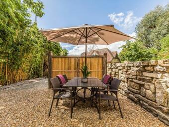 Pass The Keys Peaceful And Beautiful Barn In Downland Village