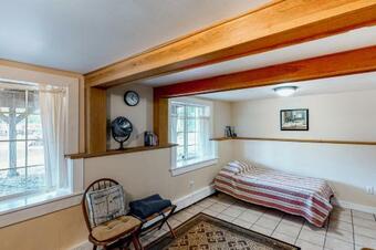 Lobster Cove Holmestead