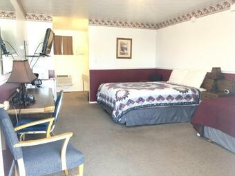 Hotel Fossil Butte #08 - Queen & Twin Room