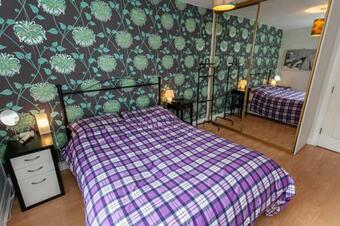 Beautiful Riverside 2 Bed Apartment