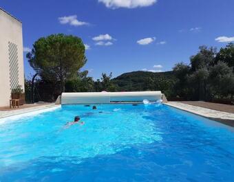 Hostal Domaine De Courbieres