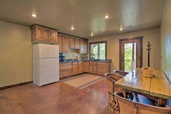 Secluded Sterling Abode Near Palisade State Park!