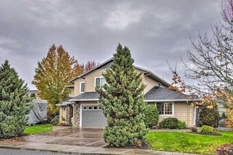 Chic Battle Ground Apartment About 18 Mi To Vancouver!