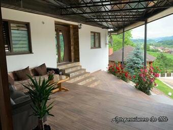 Agropensiunea La U?a