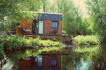 Apartamento Idyllisches-tiny-house-mit-schoener-aussicht-airco-wifi-30min-von-adam