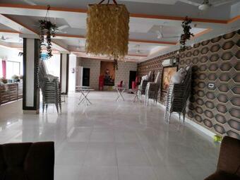 Oyo 90712 Hotel Rajkiran Palace Deoria