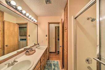 Grand Lake Waterside Getaway With Spacious Deck