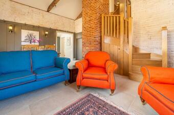 Luxurious Rural Retreat - Holt Coach House