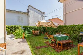 Apartamento Val D'arno House With Garden, Parking And Swimming Pool
