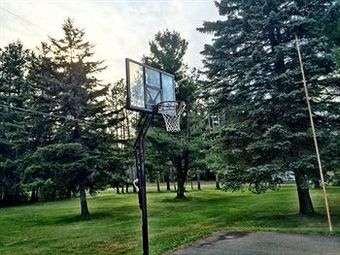 Motel Sullivan Trail Inn & Suites