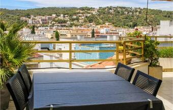 Stunning Apartment In Tossa De Mar With Wifi And 3 Bedrooms