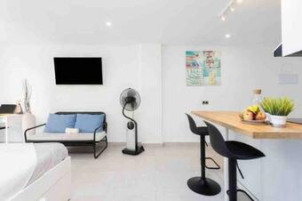 Apartamento Beautiful Studio With Balcony