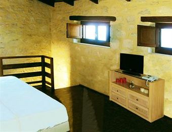 Exensian Villas & Suites