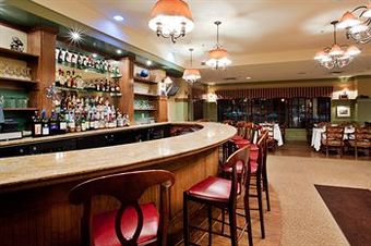 Holiday Inn Hotel & Suites Newport News