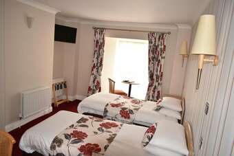 Hotel Corralea Court