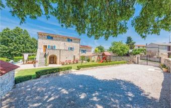 Holiday Home Pamici V