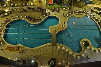 Chain Luxe Paradise Hotel