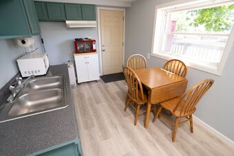 Hotel Bluebird Bay Resort