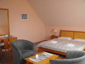 Hotel J�zsi B�csi Sz�llod�ja