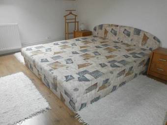 Feh�r R�zsa Apartman