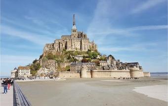 Holiday Home Cancale Rue Des Rosiers