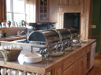 The Victorian-candle Bed & Breakfast