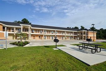 Motel Belmont Inn And Suites