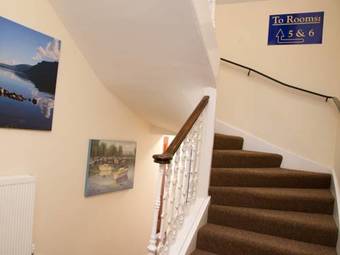 Hostal Rooms @ The Royal