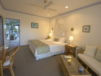 Bed & Breakfast Ninderry Manor Luxury Retreat