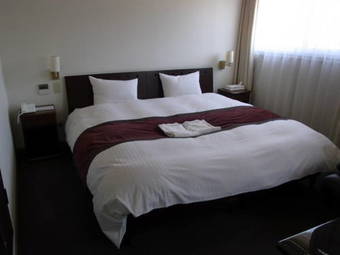 L And L Hotel Senryu