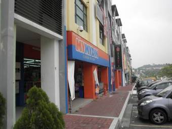 Putra One Avenue Hotel