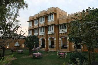Hotel Pratap Palace