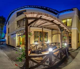 Pid Templem Hotel