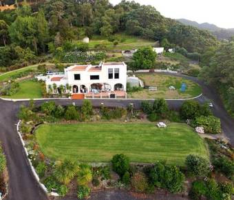 Hostal La Casa Te Puru Lodge