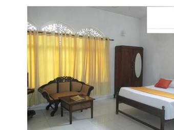 Hostal Golden Bridge