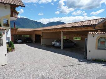 Hostal Ferienwohnungen Lanserhof