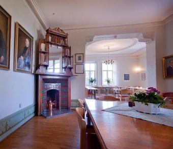 Hostal Hellidens Slott Och Vandrarhem