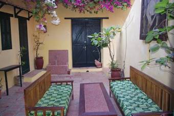 Hostal Maison Augustin Ly