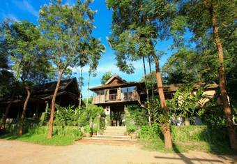 Hotel Baanrai Lanna Resort