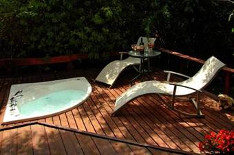 Under The Walnut Tree Shade Lodge