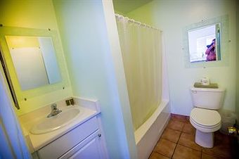 Posada Leucadia Beach Inn