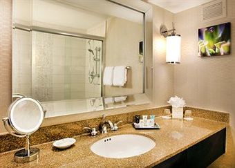 Crowne Plaza Hotel White Plains-downtown